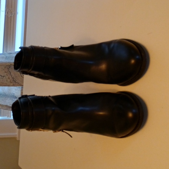 Guess Black Ankle Boots with Buckle Details 3 Inch Heel-Womans Size 10M - Picture 3 of 13